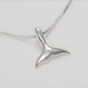 STERLING SILVER NAUTICAL ORCA WHALE TAIL FISH SEALIFE DAINTY PENDANT NECKLACE